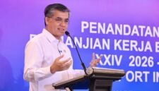 Menaker Yassierli soroti implementasi PKB Freeport 2026–2028, tekankan pentingnya pengawasan agar hubungan industrial berjalan efektif.