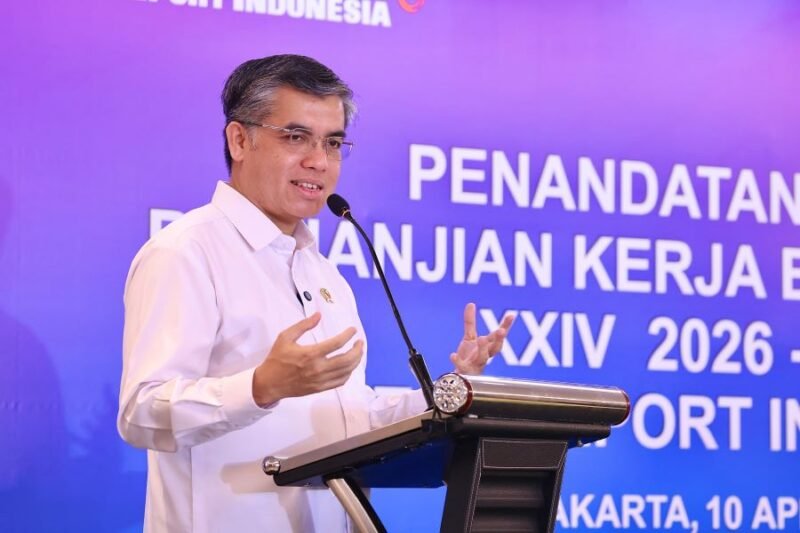 Menaker Yassierli soroti implementasi PKB Freeport 2026–2028, tekankan pentingnya pengawasan agar hubungan industrial berjalan efektif.
