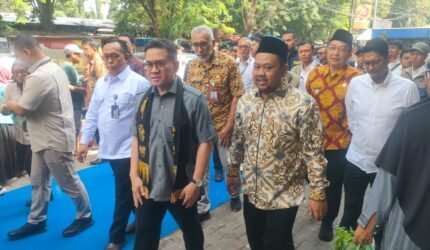 Mendag Budi Santoso resmikan Pasar Sidayu Gresik. Ia mendorong digitalisasi pedagang untuk perkuat konsep pasar wisata warisan Kanjeng Sepuh.